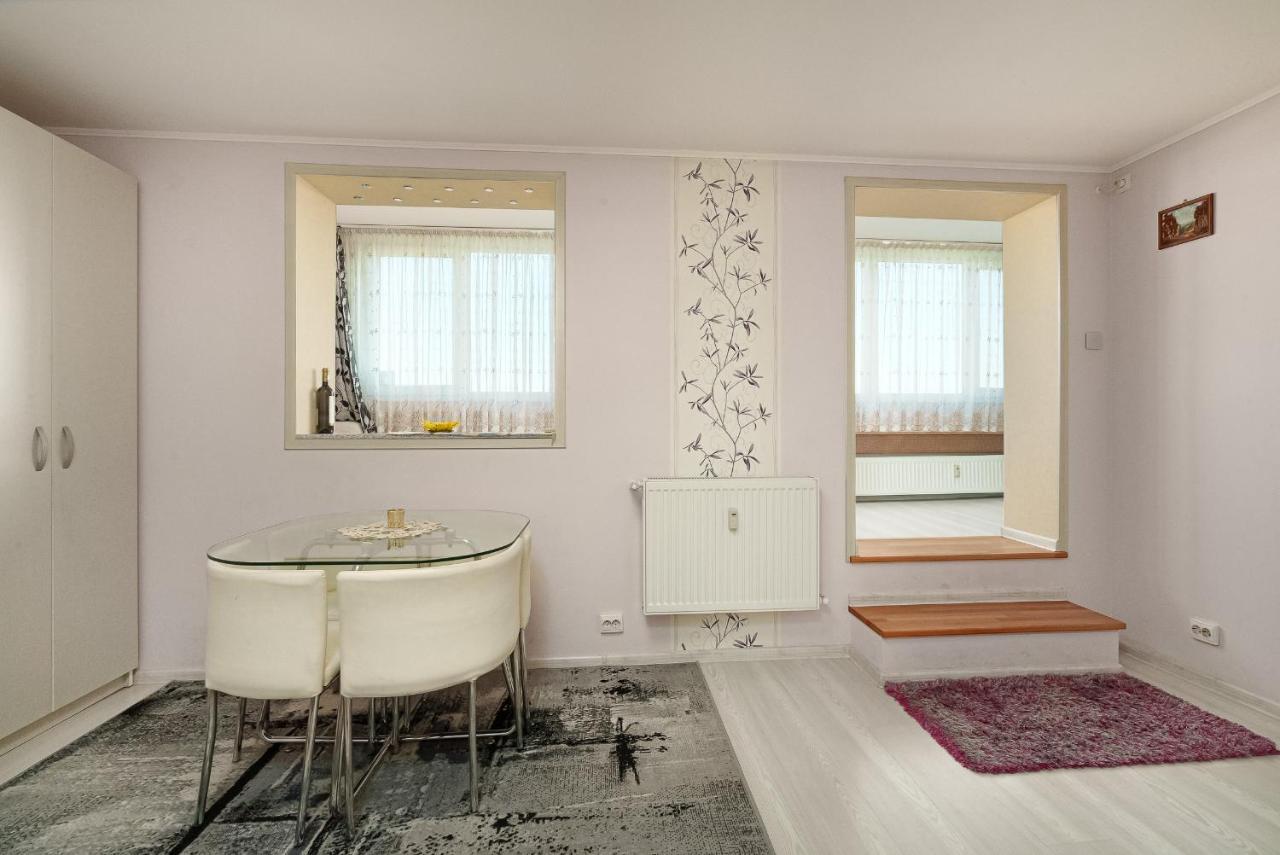 Stone Gate Apartment #1 Bükreş Dış mekan fotoğraf